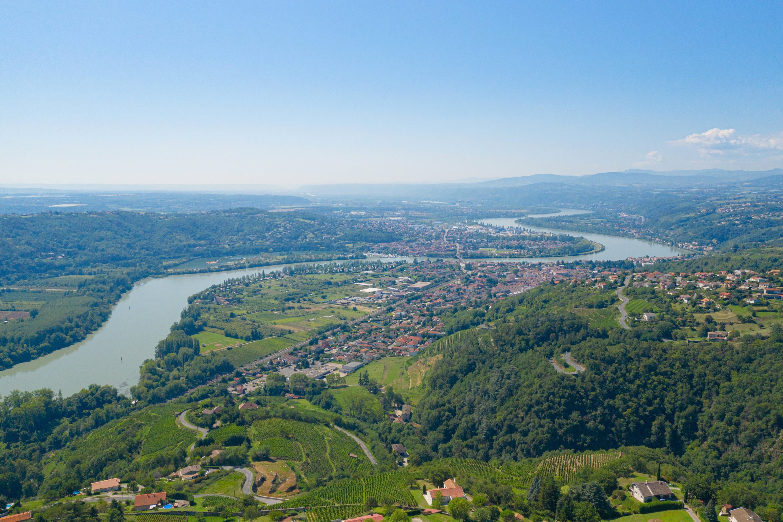 Vue sur la vallée du Rhone, Condrieu et Saint Maurice l'Exil
